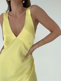 Inspo: Andie Anderson. Elegant and refined, this slip dress gently skims your frame before falling to a floor-length hem. Club Outfits For Women, Backless Long Dress, Night Club Outfits, Black Backless Dress, Spaghetti Strap Maxi Dress, Knit Outerwear, Dress Women Elegant, Fall Winter Dresses, Printed Long Dresses