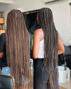 Mid Back Braids, Braids For Winter, Box Braids Protective Styles, Styles On Natural Hair, Braids Protective Styles, Back Braids, Blonde Box Braids, Short Box Braids, Hair Twist