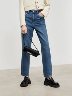 MO&Co. Women's High Waist Straight Cotton Jeans Features : - High waist - Vintage dark blue jeansCode : MBC3JENT19Length of size M is 95cmBlue : Model is 175cm tall and wearing a size M MATERIALS & CARE : Material : 100% CottonREMINDER: All items are measured manually. Please note that it's reasonable that there might be minor measurement differences (1-2cm) on some items. Dark Blue Jeans Outfit, Blue Jean Outfits, Cotton Jeans, Dark Blue Jeans, Best Jeans, Jean Outfits, Blue Jeans, Dark Blue, High Waist