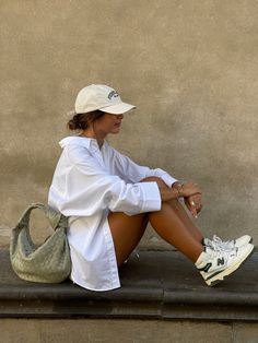 Looks Adidas, Adidas Samba Outfit, Samba Outfit, New Balance Outfit, Cap Outfit, Skandinavian Fashion, White Hat, Outfits With Hats