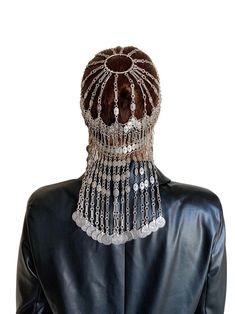 Silver Or Gold Jewelry With Grey Hair, Head Piece Fashion, Chain Hairstyles, Long Silver Hair, Silver Hair Accessories, African Hats, Hair Chain, Hair Chains, Head Gear