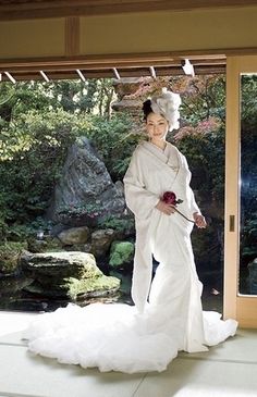 Kimono Japanese Wedding Kimono, Japanese Bride, Japanese Traditional Clothes, Japanese Costume, Bridal Kimono, Traditional Wedding Attire, Kimono Japan, Beautiful Kimono