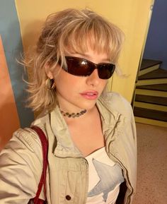 Indie Blonde Hair, Short Blonde Hair With Fringe Choppy Bobs, Thick Shaggy Bangs, Short Blonde Fringe, 90s Short Hair Aesthetic, Blonde Short Hair Bangs, Blonde Mullet Women, Short Blonde Mullet, Short Blonde Hair With Fringe