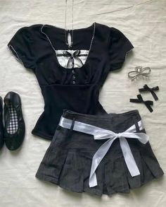 Japanese Bow Cute High Waist Pleated Skirt Mini Skirt Kawaii Skirt Korean Style Fashionable Sweet Pleated Skirt Y2k, Kawaii Skirt, High Waist Pleated Skirt, Elegant Summer Dresses, Emo Girl, Y2k Punk, High Waisted Pleated Skirt, Rock Outfit, Skirt Y2k