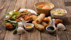 Best Chinese Food with Weight Watchers Points - A Mama Blessed Vegan Chinese Food, Healthy Sesame Chicken, Weight Watchers Lunches, Vegan Chinese, Pork Egg Rolls, Sesame Chicken Recipe, Best Chinese Food, Hot And Sour Soup, Egg Drop Soup