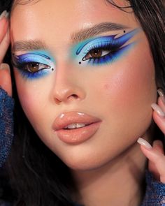 Eye Make Up Ideas, Blue Eye Makeup Ideas, Makeup Collage, Makeup 2024, Make Up Ideas, Makeup For Black Skin, Graphic Makeup, Magical Makeup