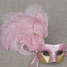 Feathered Colombina mask by Ca' Macana. Venice, Italy. Pink Masquerade Outfit, Masquerade Holiday Party, Masquerade Aesthetic, Pink Masquerade, Masquerade Outfit Ideas, Silver Masquerade Mask, Masquerade Outfit, Masquerade Theme