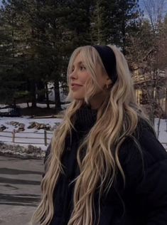 Penteado Cabelo Curto, Long Blonde, Long Blonde Hair, Hair Envy, Dream Hair, Aesthetic Hair, Hair Dos, Headband Hairstyles, Trendy Hairstyles