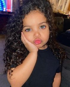 Mother Daughter Activities, Daughter Activities, Curly Fro, Monthly Baby Pictures, Baddie Outfits Ideas, Mixed Kids, Baby Trend, Young Fashion