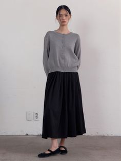 Composition : Cotton 65% and Polyester 35%Color : BlackCountry of Origin : KOREA Long Black Pleated Skirt Outfit, Korean Maxi Skirt, Black Pleated Skirt Outfit, Pleated Black Skirt, Maxi Skirt Outfit, Pleated Skirt Outfit, Maxi Skirt Outfits, Pleated Long Skirt, Winter Fit