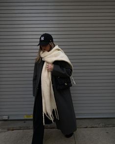 Europe Winter Fashion, Adrette Outfits, Cold Outfits, Paris Mode, Winter Mode, Looks Street Style, Mode Inspo, Autumn Outfit