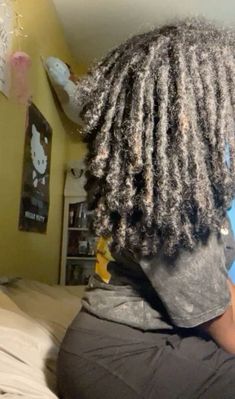 Locs With Curly Ends Black Women, Fluffy Dreads Black Women, Retwist Locs Style Black Women, 100 Locs, Feminine Locs, Female Dreads Hairstyles, Dreads Black Women, Locs Black Women, Female Dreads