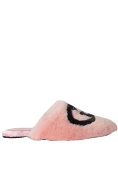 Gucci Interlocking G Faux Fur Slippers in Pink | Runway Catalog Pink Runway, Chevron Outfit, English Clothes, Chevron Jewelry, Gucci Shop, Driving Moccasins, Chloe Shoes, Faux Fur Slippers, Fur Slippers