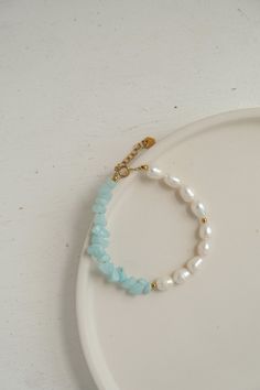 Aquamarine Beaded Bracelet, Minimalist Ear Piercings, Aquamarine Bracelet Beads, Pearl Beaded Bracelet, Bracelet Stone, Aquamarine Bracelet, Pearl Necklace Designs, Diy Jewelry Unique, Freshwater Pearl Bracelet