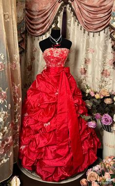 Drawing Dress, Barbie Dresses, Pretty Quinceanera Dresses, Black Princess, Old Fashion Dresses, Apple White, Dress Closet, Senior Prom