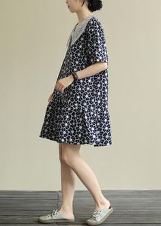 Classy navy print Cotton patchwork short sleeve baggy Dresses

Materials used:cotton blended

Measurement:Size XL/US16-18/EUR44   
length 89cm / 34.71"
bust 102cm / 39.78"
Shoulder 35cm / 13.65"
Waist 106cm / 41.34"
Armhole 50cm / 19.5"
Sleeve length 28cm / 10.92"
Cuff 30cm / 11.7"



Size XXL/US18-20/EUR46   
length 90cm / 35.1"
bust 106cm / 41.34"
Shoulder 36cm / 14.04"
Waist 110cm / 42.9"
Armhole 52cm / 20.28"
Sleeve length 29cm / 11.31"
Cuff 32cm / 12.48"


Size 3XL/BUST-110cm   
length 91cm Casual Oversized Patchwork Dresses, Casual Short Sleeve Dress With Patchwork, Casual Short Sleeve Patchwork Dress, Blue Floral Patchwork Short Sleeve Dress, Blue Short Sleeve Dress With Floral Patchwork, Blue Dresses With Floral Patchwork And Short Sleeves, Short Sleeve Cotton Dress With Floral Patchwork, Cotton Tunics For Women, Dresses Materials