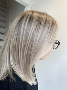 #BlondeHairGoals #BlondeTransformation #HairMakeover #BlondeBeauty #BlondeAmbition #HairInspo #BlondeBombshell #BlondeJourney #NewHairWhoDis #BlondeVibes #HairTransformation #BlondeLife #BlondeHighlights #BlondeObsessed #BlondeMagic Winter Blonde Hair Straight, Formal Hairstyles Shoulder Length, Blonde Hair With Ash Lowlights, Blonde With Chocolate Lowlights, Blonde With Ash Lowlights, Ash Blonde Hair With Lowlights, Short Hair With Blonde Highlights, Blonde Medium Bob, Cold Blonde Hair