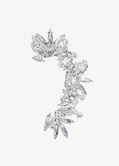 This Full Rhinestone Ear Cuff is made of high-quality Zinc Alloy and features a stunning, full rhinestone design. With its durable material and eye-catching aesthetics, this accessory is the perfect addition to elevate any outfit. Enhance your look with a touch of glamour and style. *Return and exchange are not supported Silver Cubic Zirconia Ear Cuff For Party, Silver Rhinestone Jewelry Headband, Party Cubic Zirconia Ear Cuff, Silver Crystal Ear Cuff For Party, Silver Crystal Embellished Jewelry Headband, Elegant Silver Crystal Ear Cuff, Crystal Jewelry Headband For Party, Crystal Headband Jewelry For Parties, Crystal Party Jewelry Headband