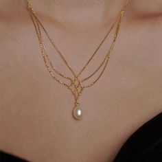 Super Beautiful AAA Freshwater Pearl Pendant | Multi Strand Pearl Pendant Necklace | Pearl Pendant in 18K Gold Plated – Huge Tomato Diy Jewelry Making Tutorials, Layered Chain, Necklace Pearl, Chain Design, Real Pearls, Jewelry Making Tutorials, Pearl Types, Pearl Pendant Necklace, Pearl Color