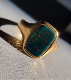 Antique Victorian Era 18K Gold Bloodstone Signet Ring. 18K gold antique bloodstone ring from the 1800s. Beautiful condition considering its age! Size 5.5- can be resized by your local jeweler. Wedding Signet Ring, Vintage Mens Rings, Victorian Rings Vintage, Antique Mens Rings, Historic Jewelry, Minimalist Jewelry Rings, Antique Ruby Ring, Stone Rings For Men, Unique Jewelry Vintage