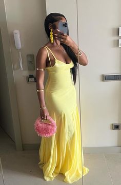 Dinner Outfits Vacation, Neon Pool Party Outfit, Brunch Dress Outfit Classy, Yellow Dress Black Women, Yellow Outfit Black Women, Wedding Guest Outfit Black Women, Yellow And Pink Outfit, Jamaica Vacation Outfits Black Women, Yellow Dress Aesthetic