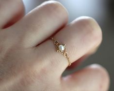 14K Gold Pearl Chain Ring, Solid Gold Chain Ring, Solid Gold Pearl Ring, White Pearl, June Birthstone, Rope Chain Ring, Dainty Chain Ring Pearl Engagement Rings, Gold Chain Ring, Cute Promise Rings, Gold Pearl Ring, Trending Necklaces, Solid Gold Chains, Dainty Chain, Deco Engagement Ring