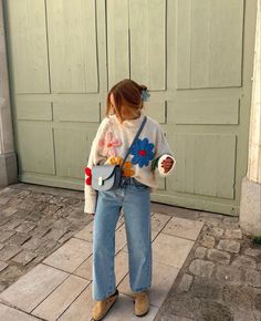 Trendy Turtleneck Sweater For Spring, Spring Turtleneck Sweater, White Long Sleeve Sweater With Floral Applique, White Floral Applique Sweater For Fall, Style Roots, Easter Outfit, 가을 패션, Flower Embroidery