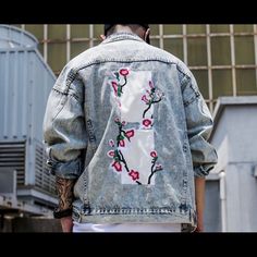 Urban Society Mens Embroidered Denim Street Wear Jean Jacket Sz Xl Floral Bloom Spring Streetwear Outerwear With Patches, Embroidered Outerwear For Spring Streetwear, Oversized Embroidered Outerwear For Spring, Spring Oversized Embroidered Outerwear, Spring Streetwear Denim Jacket With Patches, Spring Denim Jacket With Patches For Streetwear, Fall Outerwear With Floral Embroidery, Spring Streetwear Outerwear With Embroidered Patch, Oversized Patched Outerwear For Spring