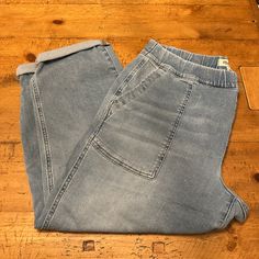 Madewell Pull-On Relaxed Jeans In Size Large. These Do Run Slightly Large. In Like-New Condition, Never Worn. Style #Md727 11" High Rise, Sits On Hips With A Relaxed Fit, 14 1/4" Straight Leg Opening, 27" Inseam. Premium 90% Cotton/8% Polyester/2% Elastane Denim From The Kurabo Mill. Machine Wash. Madewell Pull On Relaxed Jeans, Large Jeans, Relaxed Jeans, Madewell Jeans, Jeans Color, Colored Jeans, Madewell, Straight Leg, High Rise