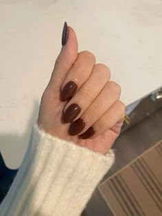 Dark Brown Nails Acrylic, Dark Brown Nails Designs, Cappuccino Nails, Short Burgundy Nails, Shellac Nails Fall, Oval Acrylic Nails, Kutek Disney, Brown Nails Design, Wine Nails