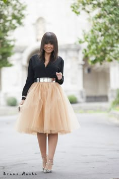 Tulle Skirt Outfit Ideas, Tulle Skirt Outfits, Tulle Skirt Outfit, Tulle Fashion, Puffy Tulle Skirt, Outfits Beige, Organza Dresses, Elegant Skirts