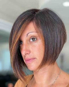 Small Face Hairstyles, Chin Length Hairstyles, Thumb Tattoos, Hair Pics, Graduated Bob, Choppy Haircuts, Stacked Hair, Medium Bob, Chin Length