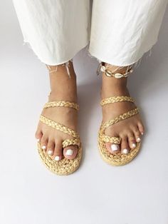 Travel Backpack, Must Have, Summer sandals, Handmade sandals, Woman shoes, Men's shoes, Flat shoes, Casual Closed Toe Toe Ring Sandals In Natural Color, Beige Open Toe Toe Ring Sandals For Beach, Casual Natural Closed Toe Sandals, Casual Natural Toe Ring Sandals For Vacation, Casual Natural Toe Ring Sandals With Round Toe, Handmade Beige Sandals With Round Toe, Toe Loop Flip Flops For Vacation In Natural Color, Beige Handmade Sandals With Round Toe, Handmade Natural Toe Ring Sandals For Summer