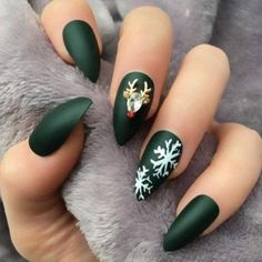 Nail Art Vert, Green Nail Art, Holiday Nail, Christmas Nail Art Designs, Diy Nail Art, Winter Nail Art, Winter Nail Designs