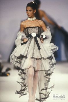 Chanel, Spring-Summer 1990, Couture 00s Mode, Mode Inspo, Fancy Dresses