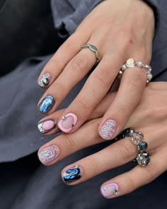 Self Nail Ideas, Cool Gel Nail Designs, Short Nail Inspo 2024, Cool Gel Nails, Funky Short Nails, Cool Short Nails, Nail Design Short Nails, Mens Nails