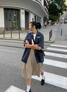 Layer Summer Outfits, Japanese Street Style Summer, Korean Bbq Outfit, Korean Street Fashion Women Summer Asian Style, Japanese Summer Street Style, Acubi Fashion Mid Size, Summer Outfits Japan Street Styles, Japan Inspired Outfit, Tomboy Skirt Outfit