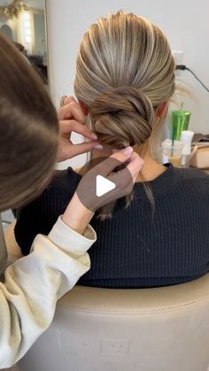 Bridal Hairstyles Low Updo, Chic Bun Hairstyle Tutorial, Up Hairstyles For Bride, Updo Buns For Wedding, 2024 Wedding Hair Updo, Simple Bun Bridal Hair, Hair Up Styles For Wedding, Bridal Bun How To, Formal Hair Bun Classy