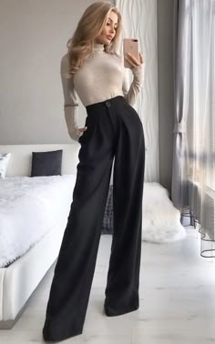 Black Wide-leg Dress Pants For Office, Black High-waisted Wide Leg Pants For Office, Black Wide Leg Pants For Office, Black Wide Leg Pants For Fall Office Wear, Wide Leg Black Pants For Office, Semi Formal Outfits For Women, Networking Event Outfit, Formal Winter Outfits, Classy Business Outfits