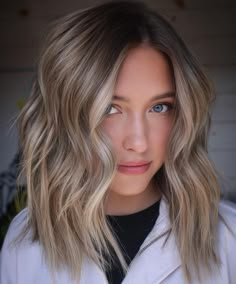 Lived-In Dishwater Blonde Balayage Blonde Highlights Short Hair, Cool Blonde Balayage, Dishwater Blonde, Dirty Blonde Hair Color Ideas, Natural Dark Blonde, Fall Blonde Hair, Short Hair Highlights