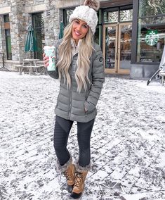 Snow Outfits For Women, Winter Outfits Snow, Winter Mode Outfits, Colorado Outfits, Winter Outfits Warm, Stylish Winter Outfits, Parka Women, Christmas Outfits Women, Winter Outfits Cold