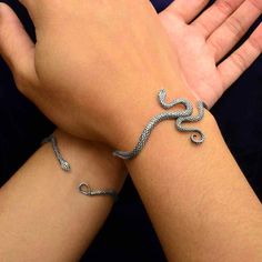 Slytherin Jewelry, Silver Snake Bracelet, Silver Cuff Bangle, Wrap Bangles, Edgy Jewelry, Pretty Jewelry Necklaces, Snake Jewelry, Snake Bracelet, Jewelry Accessories Ideas