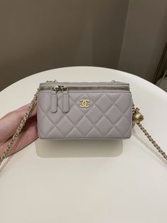 Chanel 22B Pearl Crush Vanity RectangularGrey Lambskin AGHWSize 16 x 10 x 8 cmAdjustable chainMicrochip StickerAug 2022New (minor base imprints due to storage otherwise new)Includes full set box, dust bag and receiptPrice now 3880 sgd 2890 usd CN5765-01 Chanel Vanity Bag, Chanel Vanity, Designer Bags Louis Vuitton, Vanity Bag, Luxury Purses, Gold Ounce, Full Set, Chanel Bag, Bottega Veneta