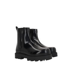 Givenchy chelsea boots in black shiny leather. Featuring side elasticated panels, round-toe silhouette, leather lining, and lug rubber sole. Completed by 4G logo embossed at heel and logo patch on front. Makeup Travel Case, Leather Chelsea Boots, Boots For Sale, Beauty Accessories, Travel Case, Pet Accessories, Patch Logo, Accessories Design, Givenchy