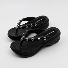 Black Eva Flip Flops, Black Platform Wedge Heel Flip Flops, Party Black Synthetic Flip Flops, Party Platform Toe Post Flip Flops, Black Toe Post Flip Flops For Party, Heel Flip Flops, Halloween Skulls, Skull Shoes, Heeled Flip Flops