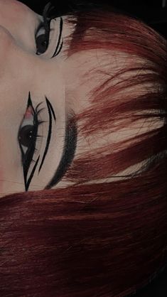 Doe Eye Makeup, Vampire Bride, Cute Eye Makeup, Graphic Eyeliner, Alternative Makeup, Interesting Images, Being Creative, Emo Makeup