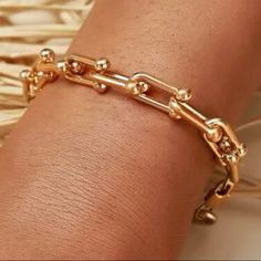 Chain Link Design Bracelet Color: Yellow Gold Style: Fashionable Type: Link Condition: New Casual Gold Metal Bracelets, Casual Gold Metal Bracelet, Casual Gold Metal Chain Bracelet, Stacked Bracelets, Design Bracelet, Link Design, Bracelet Stack, Gold Yellow, Gold Style