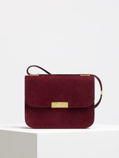 The Eva Bag in Bordeaux suede from our #VBAW18 collection. Available online and in store. Minimal Accessories, Structured Bag, Handbag Heaven, Chic Jewelry, Designer Heels, Stylish Shoes, Dainty Jewelry