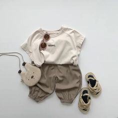 Get ready for summer in style with our Solid Loose Lightweight Harem Pants! 🌞 With a comfortable loose fit and elastic waist, these pants are perfect for both boys and girls aged 1-6 years. Featuring a mid-rise waist and pockets for convenience, these full-length harem pants are ideal for the warmer months. Available in a range of solid colors, these pants are a must-have for your little one's summer wardrobe. Specifications: Fit Type: Loose Decoration: Pockets Fit: Fits true to size, take your normal size Gender: Unisex Waist Type: Mid Item Type: Full-length Age Range: 1-6 years Closure Type: Elastic Waist Department Name: Children Season: Summer Pattern Type: Solid Pant Style: Harem Pants Casual Cotton Sweatpants For Playtime, Playful Relaxed Fit Summer Pants, Relaxed Fit Bottoms For Playtime In Summer, Relaxed Fit Bottoms For Summer Playtime, Casual Sweatpants For Spring Playwear, Casual Spring Sweatpants For Playwear, Playful Cotton Summer Pants, Playful Summer Cotton Pants, Casual Pants With Elastic Waistband For Playtime