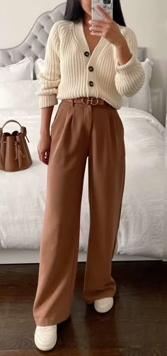 Usa Women, Trendy Fall Outfits, Brown Pants